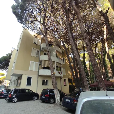 The Blue Appartement Golem (Tirana)