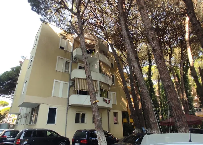 The Blue Διαμέρισμα Golem (Tirana)